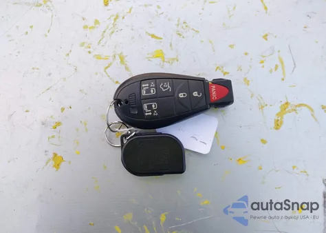 2016 Chrysler Town & Country Touring из США, поврежденный, VIN 2C4RC1BG1GR141741